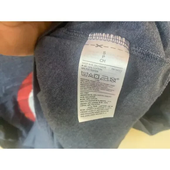 Old Navy Boy / Small Men's Captain America Shield Graphic Tee T-Shirt size S/P - Picture 5 of 8